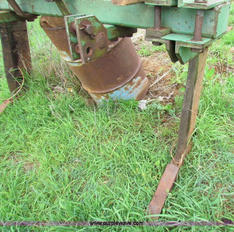 image for item N9048 John Deere two shank ripper