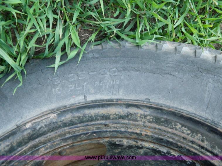 image for item T9775 1949 Chevrolet 6400 grain truck