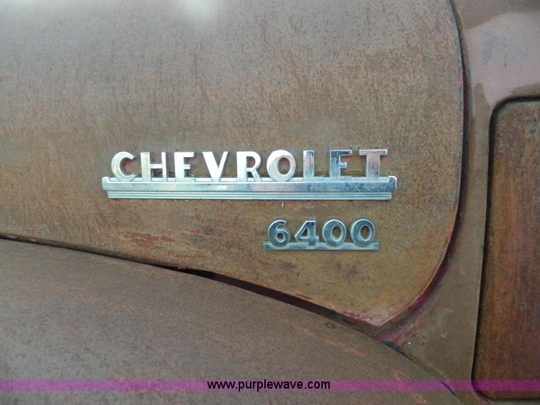 image for item T9775 1949 Chevrolet 6400 grain truck