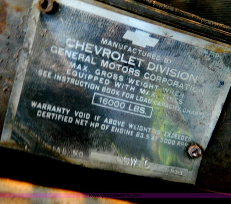 image for item T9775 1949 Chevrolet 6400 grain truck