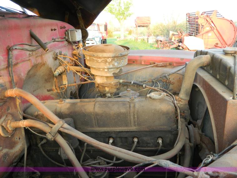 image for item T9775 1949 Chevrolet 6400 grain truck