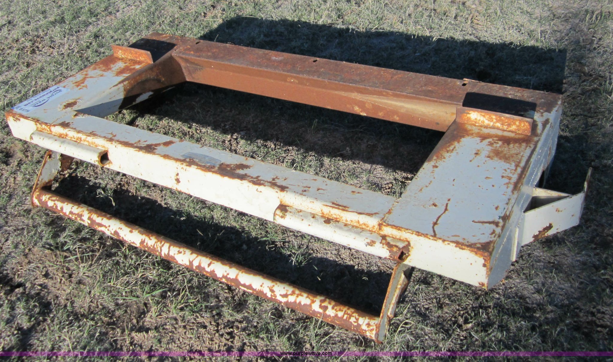 Bish header adapter in Jetmore, KS Item B5776 sold Purple Wave