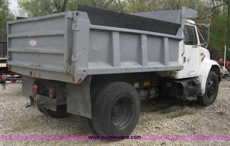 image for item A6151 1990 International 4700 dump truck