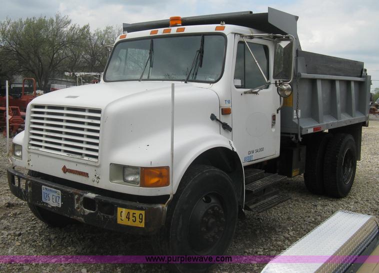 image for item A6151 1990 International 4700 dump truck