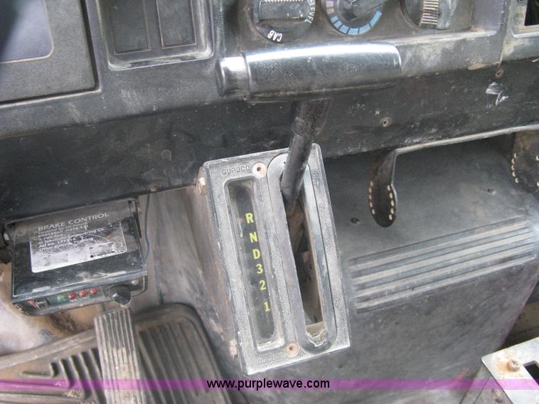 image for item A6151 1990 International 4700 dump truck