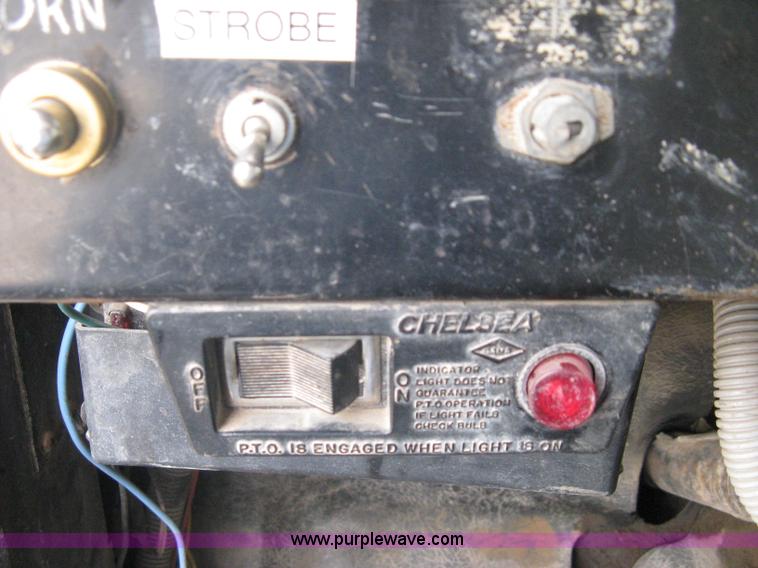 image for item A6151 1990 International 4700 dump truck