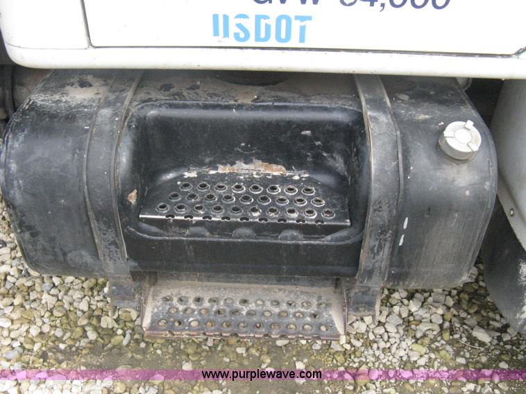 image for item A6151 1990 International 4700 dump truck