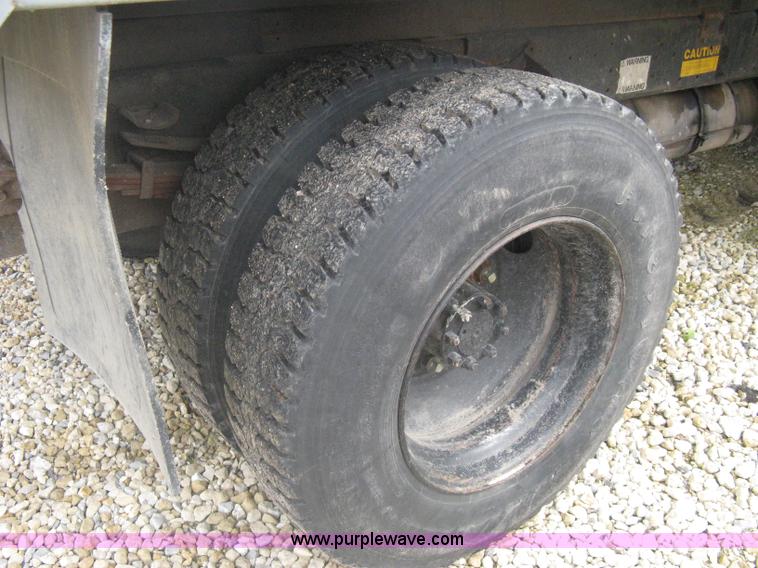 image for item A6151 1990 International 4700 dump truck