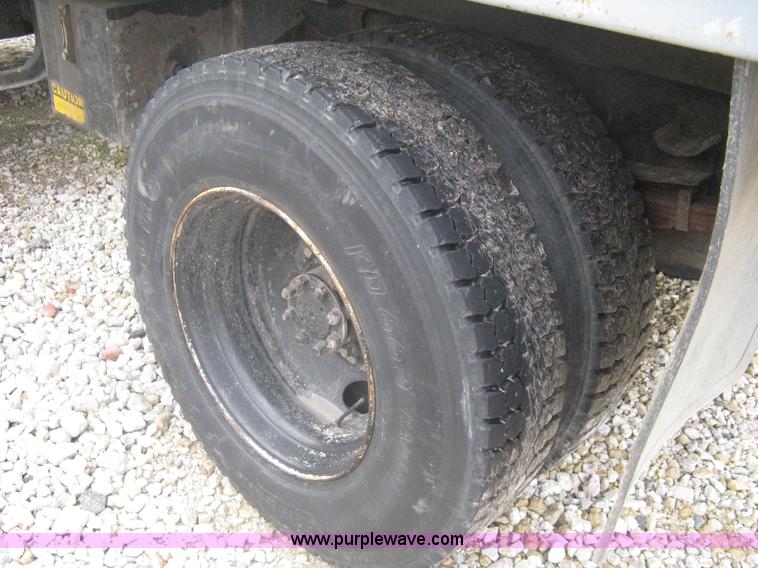 image for item A6151 1990 International 4700 dump truck