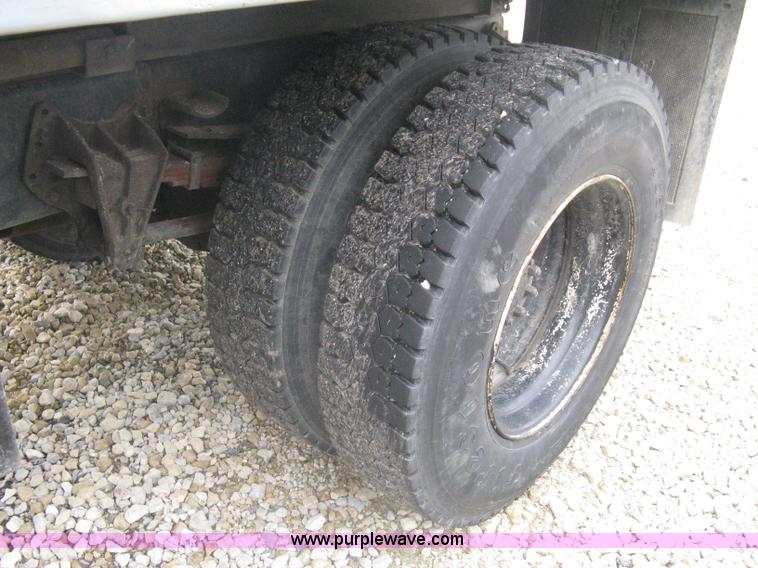 image for item A6151 1990 International 4700 dump truck