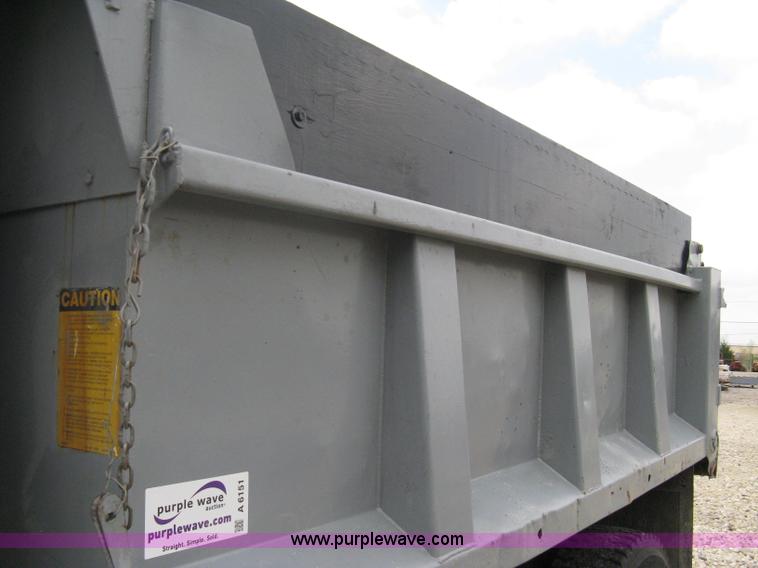 image for item A6151 1990 International 4700 dump truck