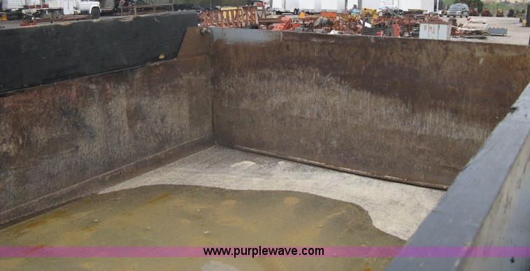 image for item A6151 1990 International 4700 dump truck