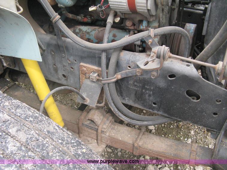 image for item A6151 1990 International 4700 dump truck