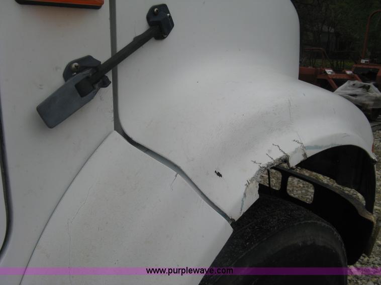 image for item A6151 1990 International 4700 dump truck