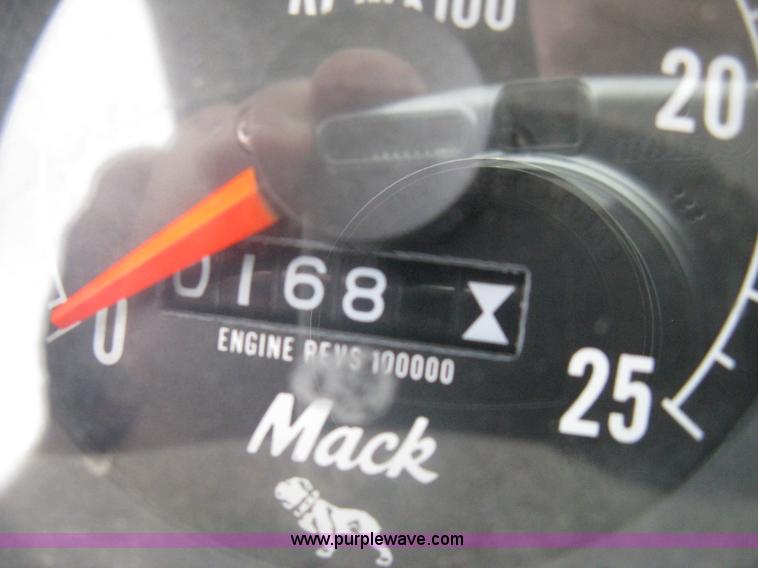 image for item A6153 1989 Mack R688ST tandem axle roll off truck