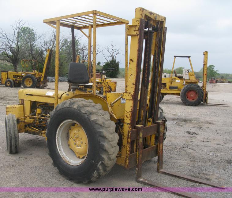 image for item A6159 Massey-Ferguson MF204 forklift