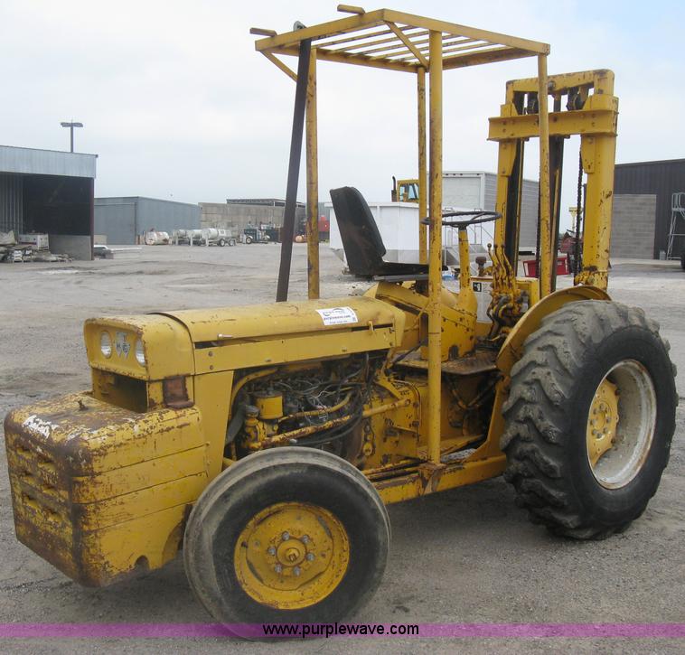 image for item A6159 Massey-Ferguson MF204 forklift