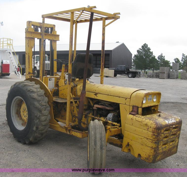image for item A6159 Massey-Ferguson MF204 forklift