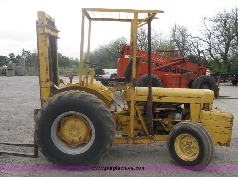 image for item A6159 Massey-Ferguson MF204 forklift