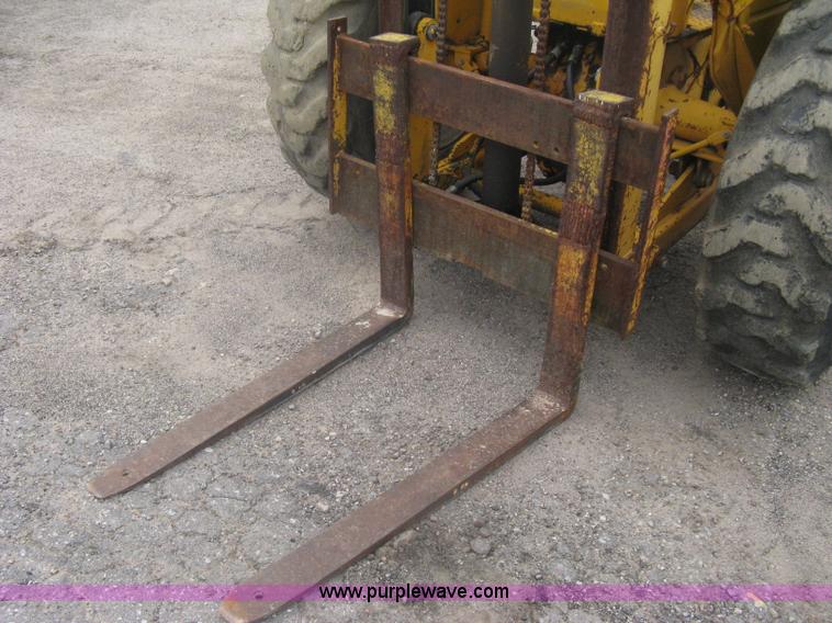 image for item A6159 Massey-Ferguson MF204 forklift