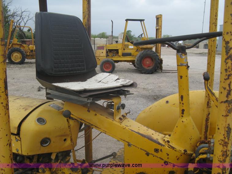 image for item A6159 Massey-Ferguson MF204 forklift