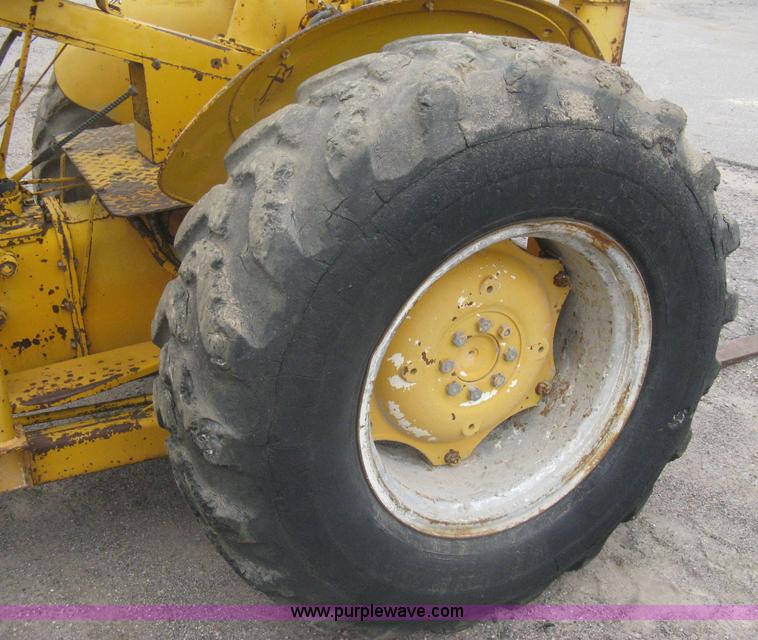 image for item A6159 Massey-Ferguson MF204 forklift