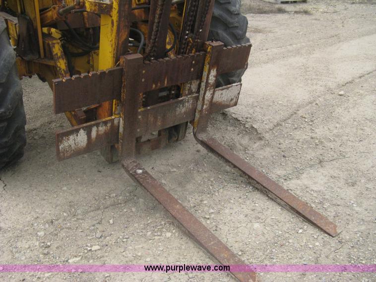 image for item A6163 Harlo P forklift