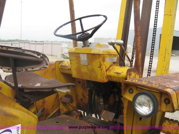 image for item A6163 Harlo P forklift