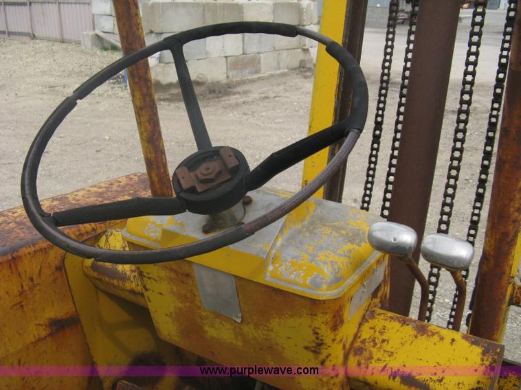 image for item A6163 Harlo P forklift