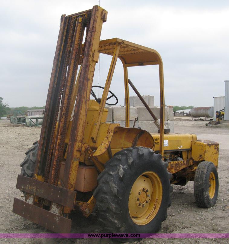 image for item A6165 Massey-Ferguson 40G forklift