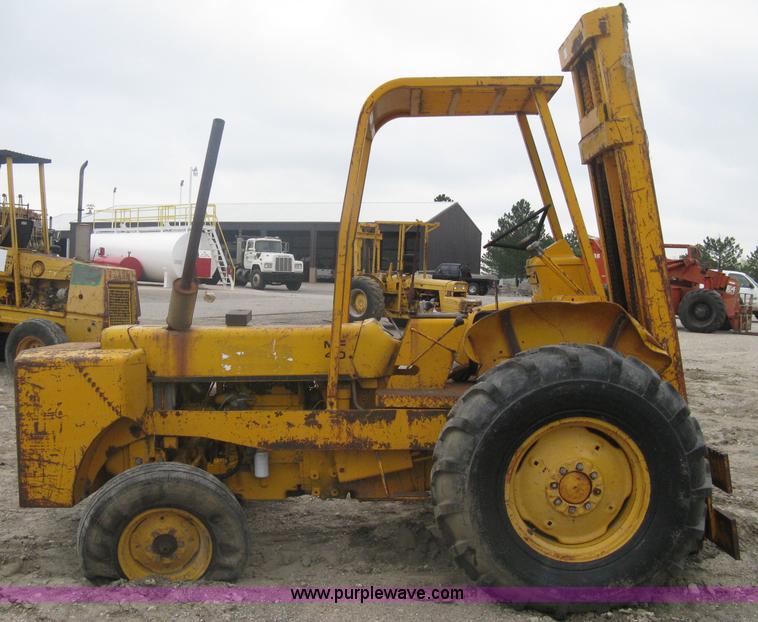 image for item A6165 Massey-Ferguson 40G forklift