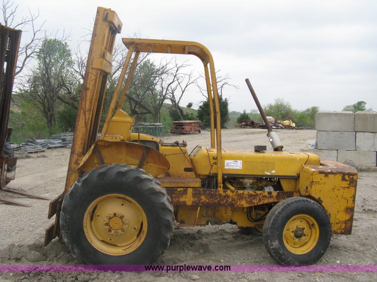 image for item A6165 Massey-Ferguson 40G forklift
