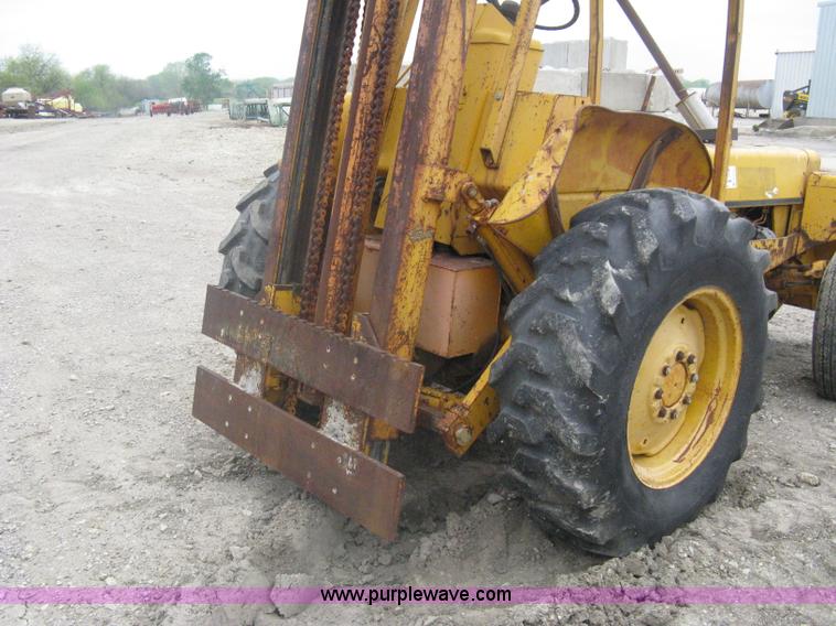image for item A6165 Massey-Ferguson 40G forklift