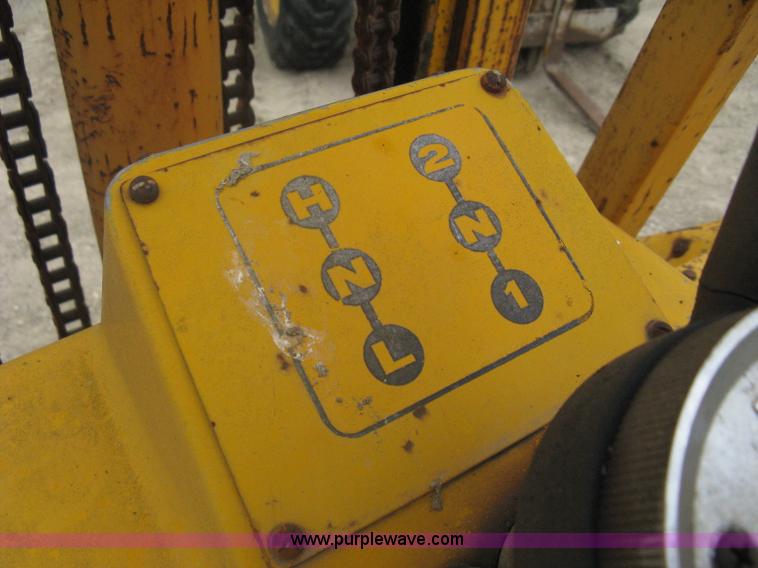 image for item A6165 Massey-Ferguson 40G forklift