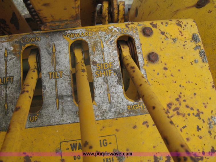 image for item A6165 Massey-Ferguson 40G forklift