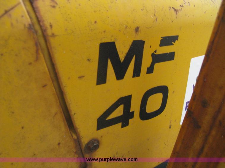 image for item A6165 Massey-Ferguson 40G forklift