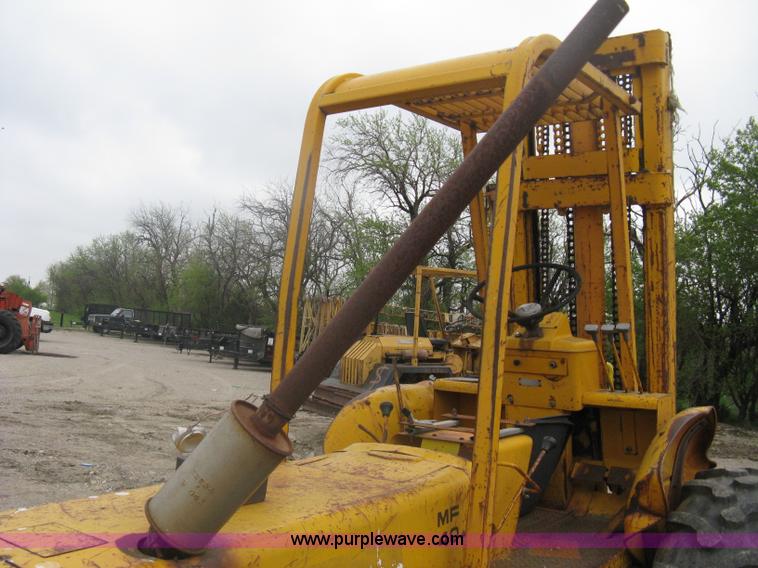 image for item A6165 Massey-Ferguson 40G forklift