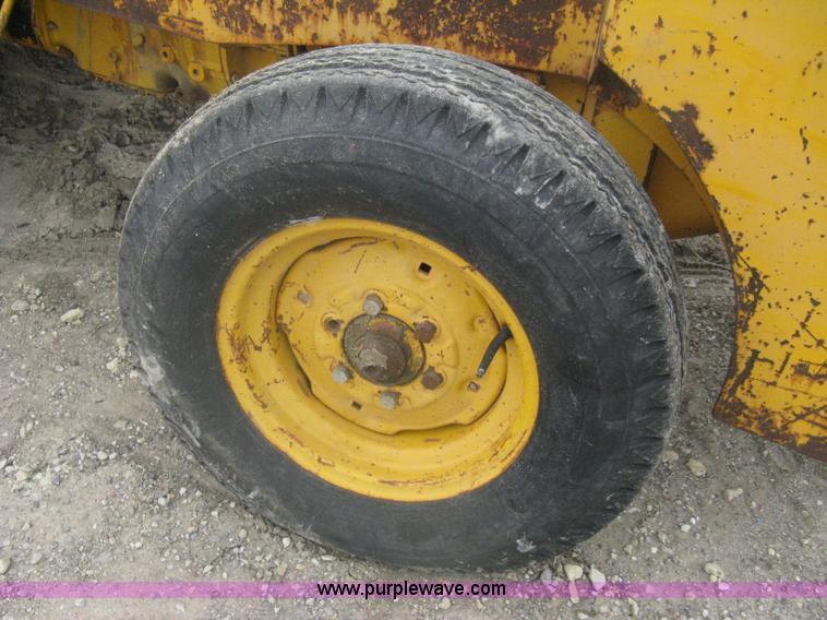 image for item A6165 Massey-Ferguson 40G forklift