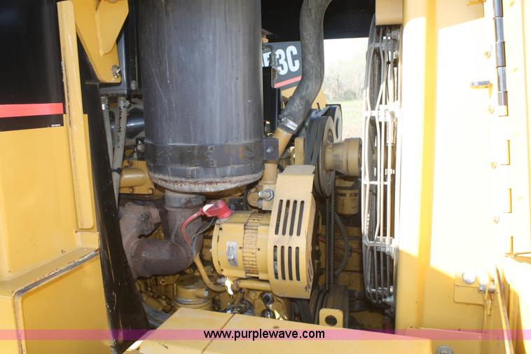 image for item A6777 2002 Caterpillar 953C track loader