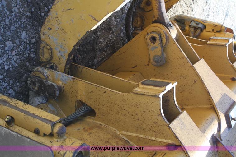 image for item A6777 2002 Caterpillar 953C track loader