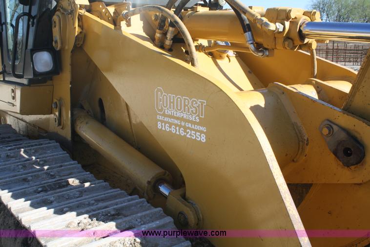 image for item A6777 2002 Caterpillar 953C track loader