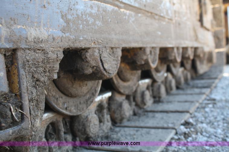 image for item A6777 2002 Caterpillar 953C track loader