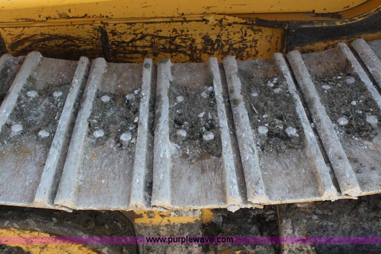 image for item A6777 2002 Caterpillar 953C track loader