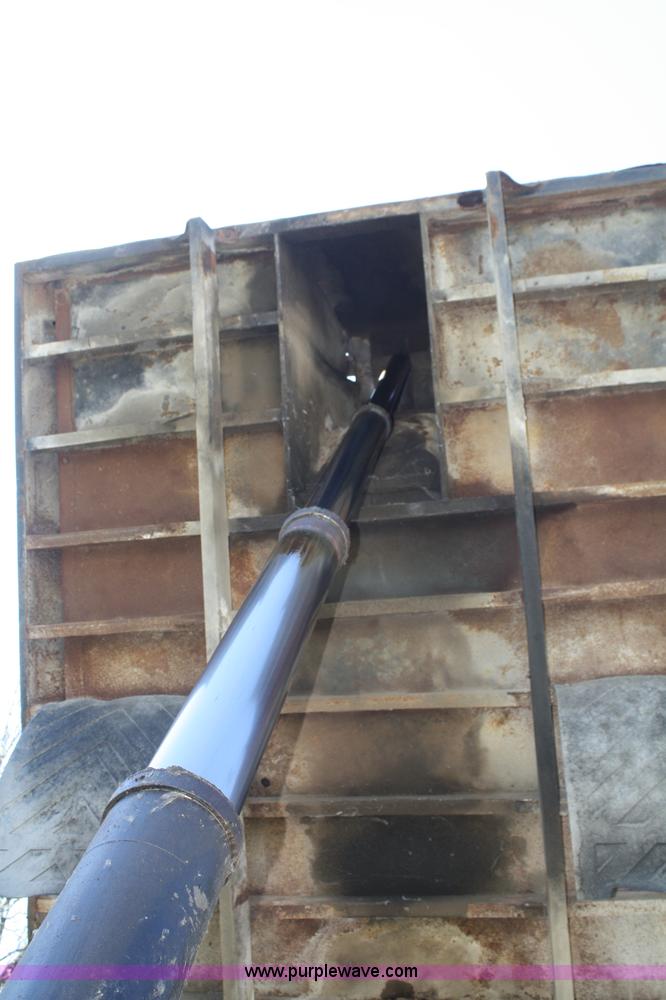 image for item A6778 1988 Kenworth T600 dump truck