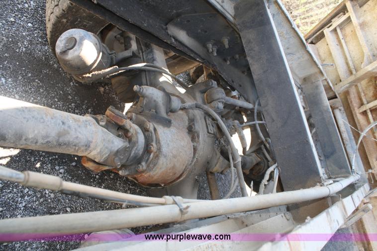 image for item A6778 1988 Kenworth T600 dump truck