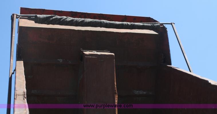 image for item A6778 1988 Kenworth T600 dump truck