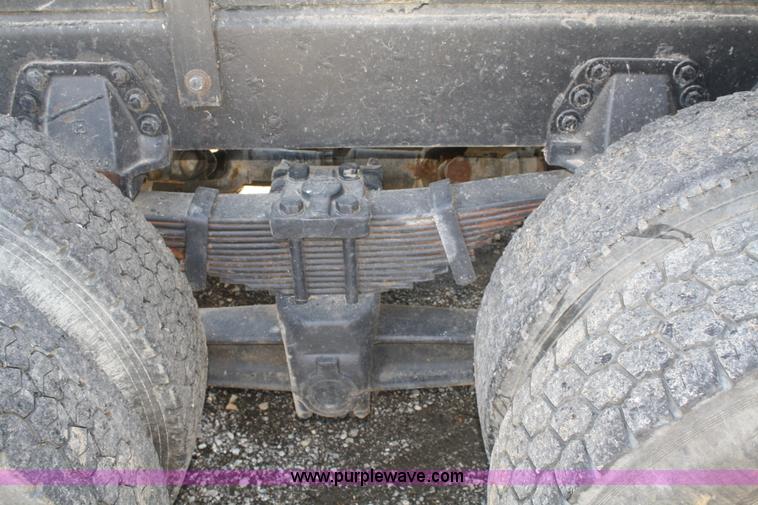 image for item A6778 1988 Kenworth T600 dump truck