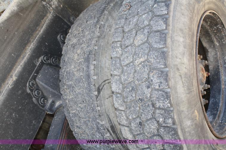 image for item A6778 1988 Kenworth T600 dump truck