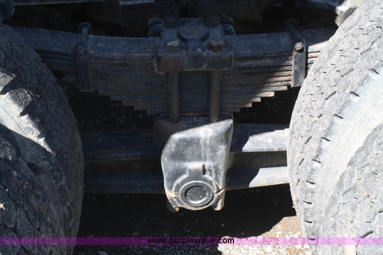 image for item A6778 1988 Kenworth T600 dump truck