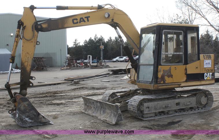 image for item A6790 1993 Caterpillar E70B mini excavator